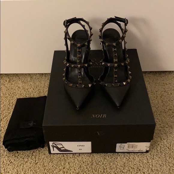 Valentino Shoes - Valentino Noir Rockstud Heel (Size: 35)